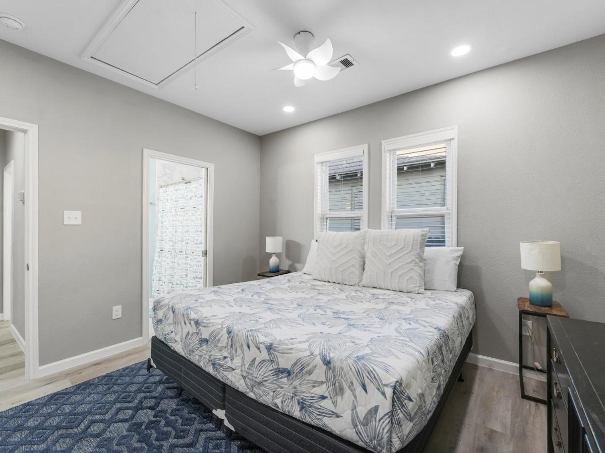 Galveston Escapes - Walk To Beach And Restaurants المظهر الخارجي الصورة